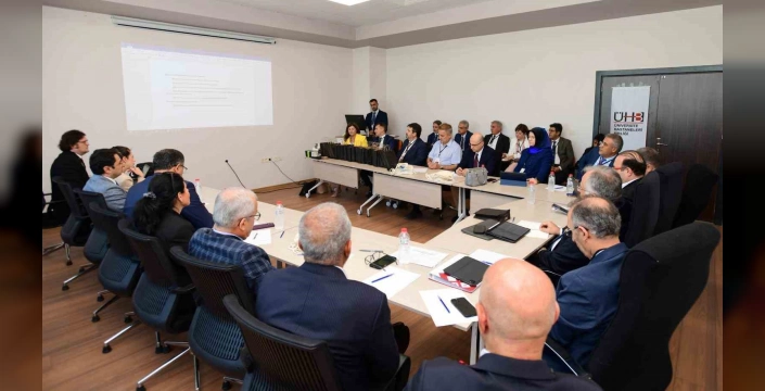 Van'da üniversite hastaneleri çalıştayı: Bakanlık desteği vurgulandı
