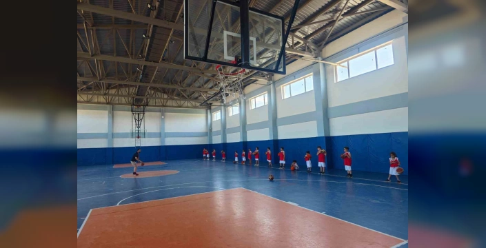 Van'da yaz spor okulları devam ediyor