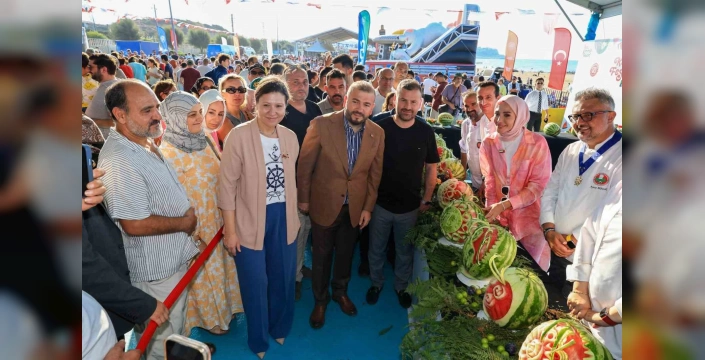 Yeniköy Karpuz Festivali renkli görüntülere sahne oldu