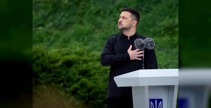 Zelenskiy, Kiev'deki bayrak töreninde konuştu: Topraklarımızı işgalciye teslim etmeyeceğiz
