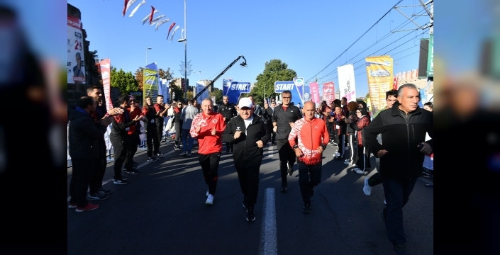 5. Uluslararası Kayseri Yarı Maratonu: 19 Ülkeden 811 Sporcu Yarıştı