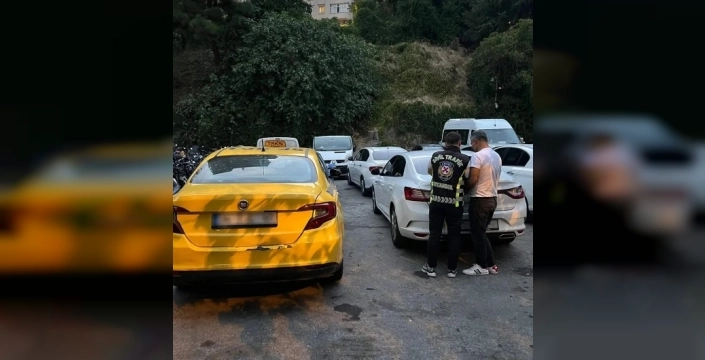 Ambulans çıkışını kapatan taksiciye ceza