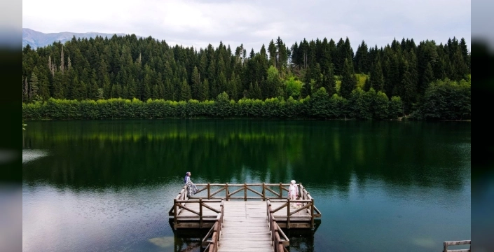 Artvin'in Şavşat ilçesindeki Karagöl-Sahara Milli Parkı ziyaretçi akınına uğradı