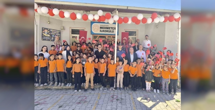 Bahçesaray'da İlköğretim Haftası kutlandı