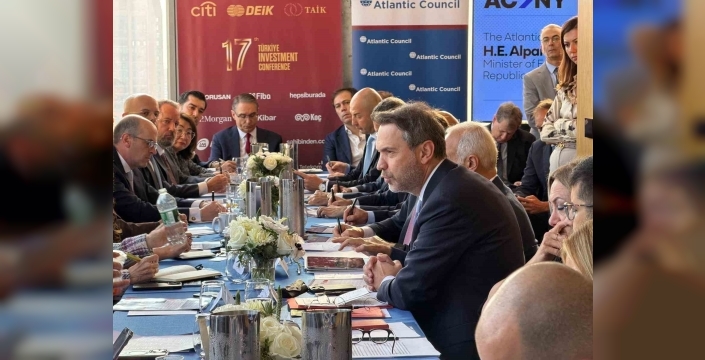 Bayraktar: Rüzgar ve güneş enerjisinde 120 GW’lık kurulu güce ulaşmayı hedefliyoruz