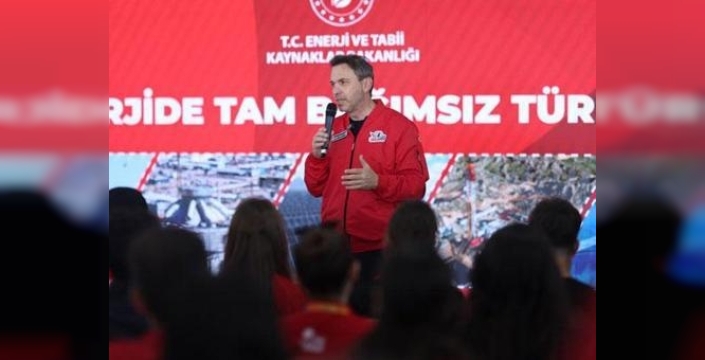 Bayraktar: Türkiye, nükleer enerjiye sahip olmak zorunda
