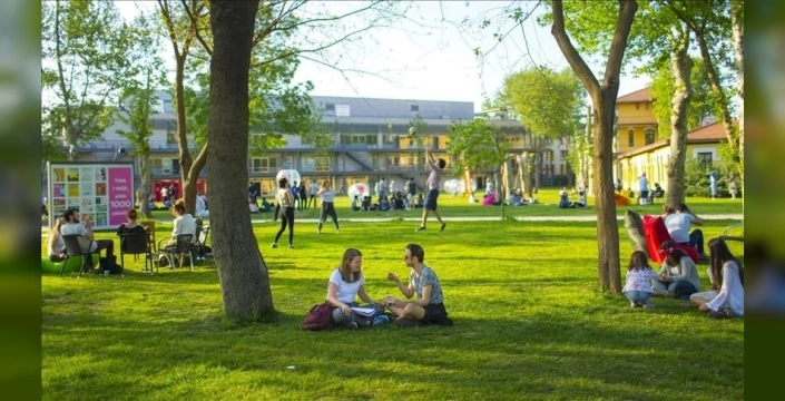 Can Holding operasyonu: İstanbul Bilgi Üniversitesi'nde eğitim-öğretim devam ediyor