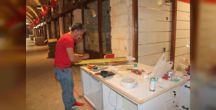 Depremde hasar gören tarihi Zincirli Bedesten 3 yıl sonra yeniden açılıyor