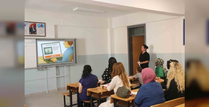 Dijital Dünyada Çocuk Hakları Sözleşmesi Kütahya'da uygulanmaya başladı