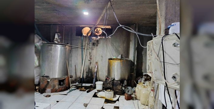 Doğubayazıt'ta 5 ton 709 kilogram etiketsiz pekmez ele geçirildi