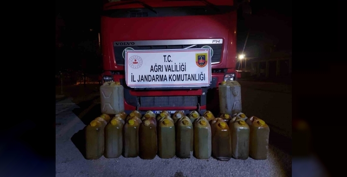 Doğubayazıt'ta 603 litre kaçak akaryakıt ve 127 paket gümrük kaçağı sigara ele geçirildi