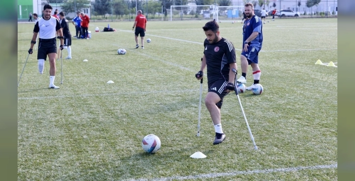 Eyüp Alparslan: Ampute Milli Takım'da forma giymenin gururunu yaşıyor