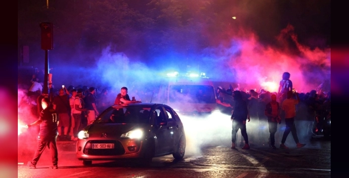 Fransa'da büyük protestolar: Macron yönetimine karşı şiddetli çatışmalar