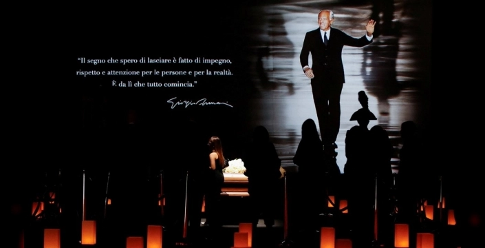 Giorgio Armani vefat etti: Milano'da saygı duruşu