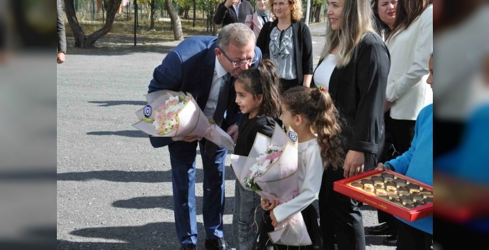 Kars'ta ana sınıfı açıldı: vali polat ve banka müdürü uyar katıldı