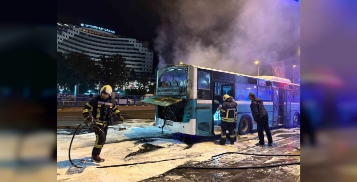 Kayseri'de halk otobüsü yangını: Polis ekiplerinin hızlı müdahalesi facianın önüne geçti