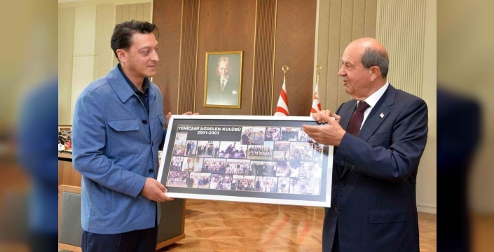 KKTC Cumhurbaşkanı Tatar, Mesut Özil'i Kabul Etti: Ambargoya Dikkat Çekildi