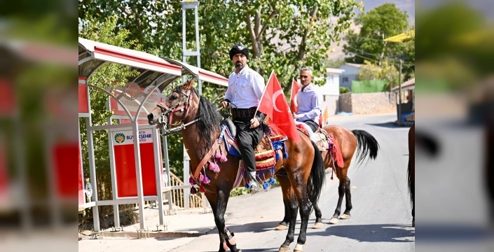 Malatya'da başarı: Rahvan at yarışında birincilik