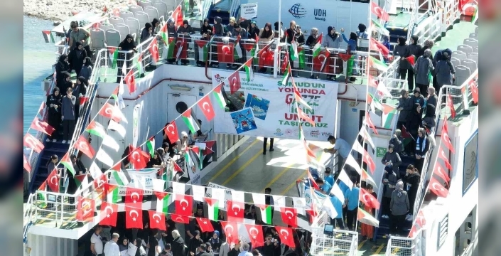 Malatya'da Gazze için umut taşıyoruz: Öğrenciler feribotla sembolik yola çıktı