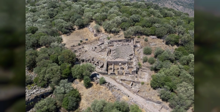 Manisa'da 2 bin 200 yıllık güneş saati bulundu
