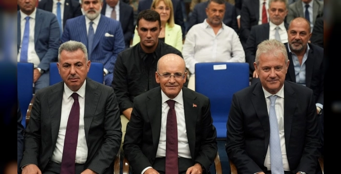 Mehmet Şimşek, İzmir'de iş dünyasıyla buluştu