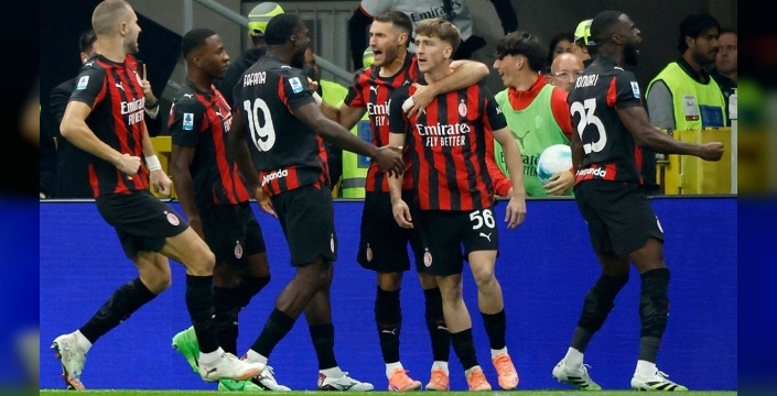 Milan, Napoli'yi devirerek liderliğe yükseldi
