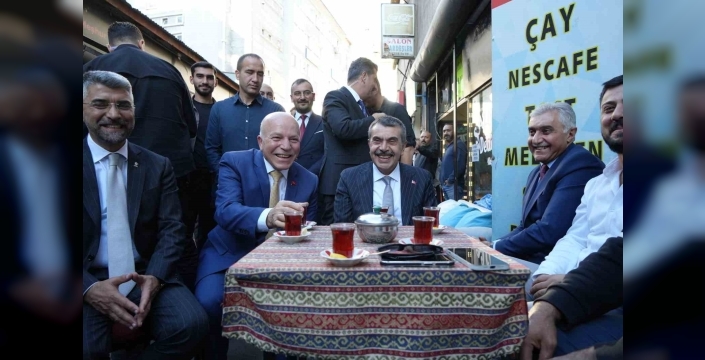 Milli Eğitim Bakanı Tekin, Erzurum'da yoğun bir program gerçekleştirdi