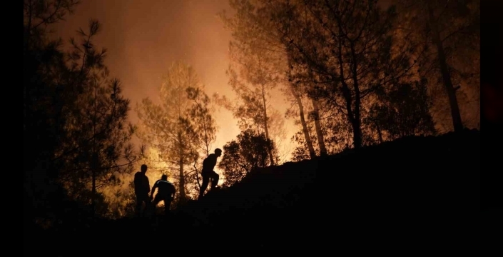 Muğla'da orman yangınları sürüyor: 218 ev boşaltıldı, 582 kişi tahliye edildi