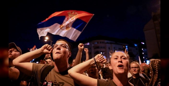 Sırbistan'da hükümet karşıtı gösteriler: Novi Sad'da şiddet olayları