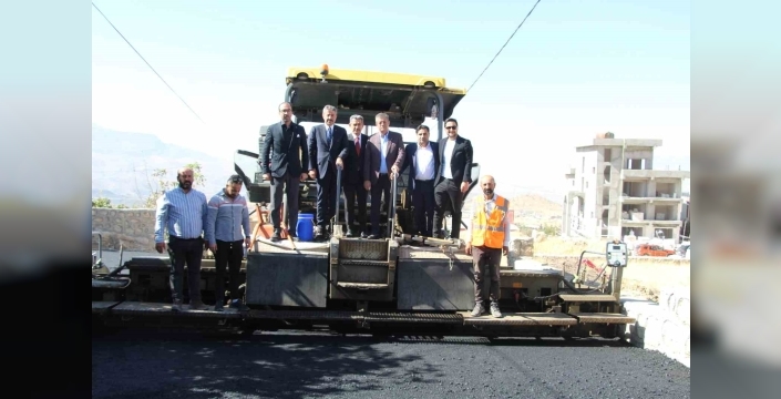 Şırnak'ta Turgut Özal Yaşam Parkı çevresinde asfalt seferberliği