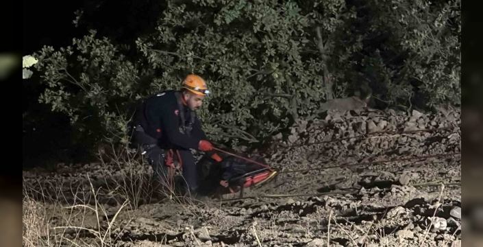 Sivas'ta otomobil uçuruma yuvarlandı: 4 ölü