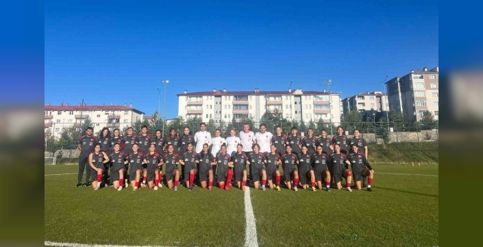 U19 Kadın Millî Takımı Erzurum'da hazırlıklarını sürdürüyor