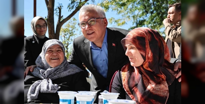 Vali Şimşek, 'Kesin korunacak hassas alan' ilan edilen Hafik Gölü'nde şehit aileleri ve gazilerle buluştu