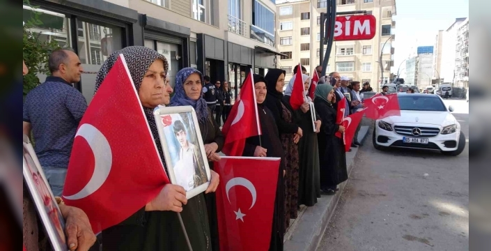 Van'da PKK tarafından kaçırılan çocukların anneleri: Barış olsun, bu acı bitsin