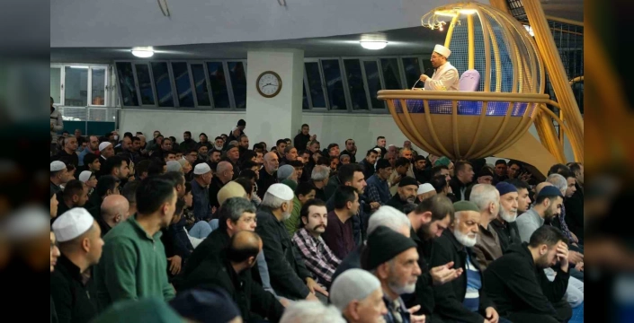 90 Bin Camide Eş Zamanlı Dua: Kuraklık, Afetler ve Şehitler İçin Yasin-i Şerif