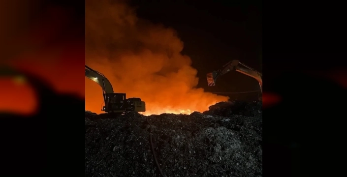 Adana'da geri dönüşüm fabrikasında yangın