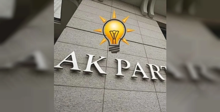 Ak parti 8 ilde il başkanı değiştirdi