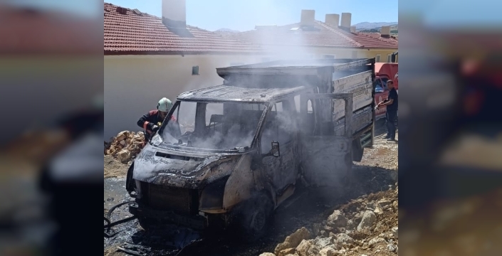 Akçadağ'da şantiyede araç yangını