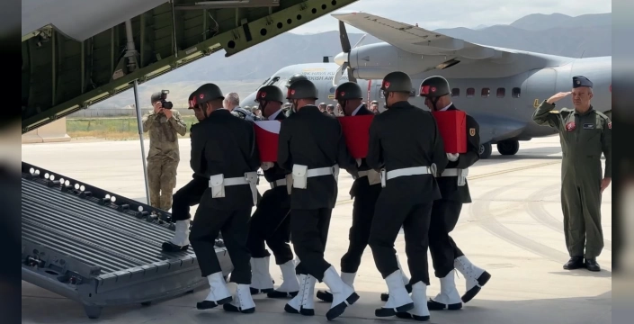 Altı şehit asker memleketlerine uğurlandı