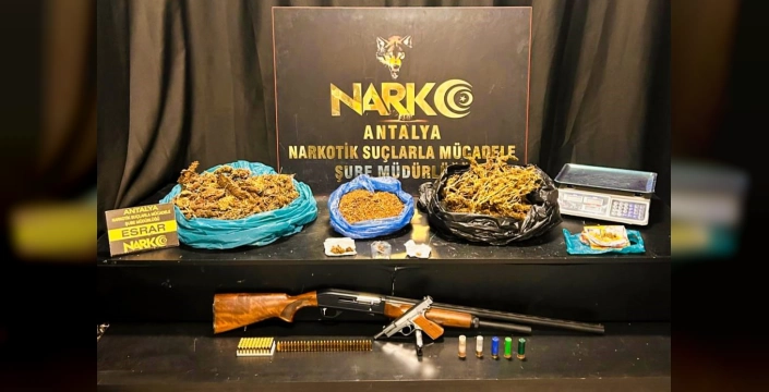 Antalya'da büyük uyuşturucu operasyonu: 20 kişi tutuklandı