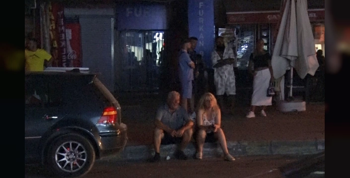 Antalya'da dehşet: Gelinlikleri parçalayıp tüpe çakmak dayadı