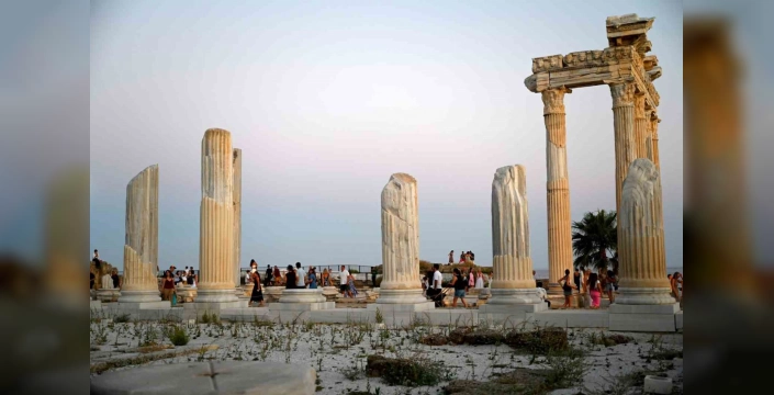 Antalya'da rekor: 105 bin yabancı turist