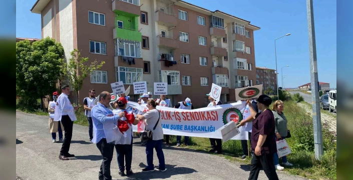 Ardahan'da sağlık işçileri protesto etti: Kamu Çerçeve Protokolü'nün imzalanmasını bekliyor