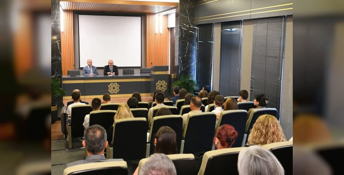 Balıkesir Valisi Ustaoğlu, LGS'de Tam Puan Alan Öğrencileri Ödüllendirdi