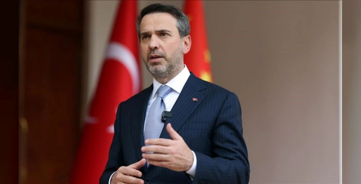 Bayraktar, KKTC ve Botsvana enerji bakanlarıyla görüştü