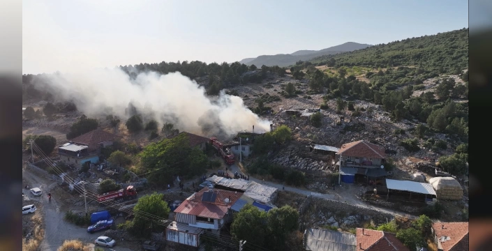 Burdur'da yangın: 2 katlı ev küle döndü