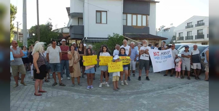 Burhaniye'de baz istasyonu protestosu: 'Kanser olmak istemiyoruz'