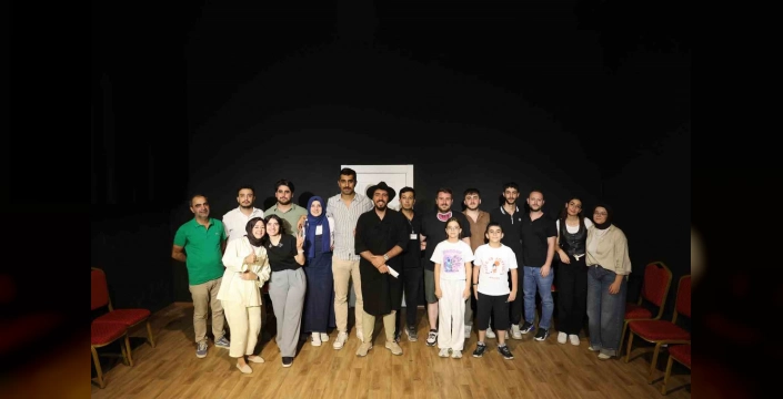 Elazığ’da ‘Köylü Vampir’ tiyatrosu büyük ilgi gördü