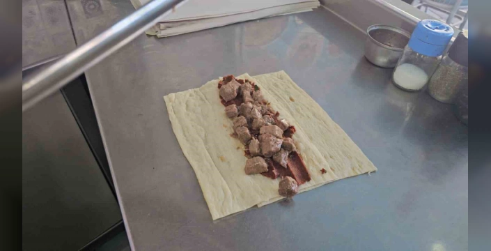 Elazığ'da yeni lezzet: Kavurmalı çiğköfte