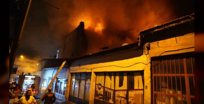 Erzurum'da büyük yangın: Çok sayıda iş yeri ve otel zarar gördü